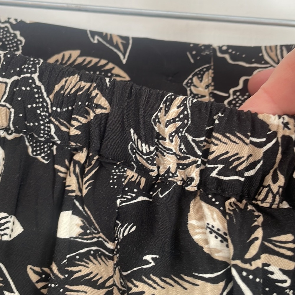 Old Navy Button Front Black Floral Skirt XS - Picture 4 of 7